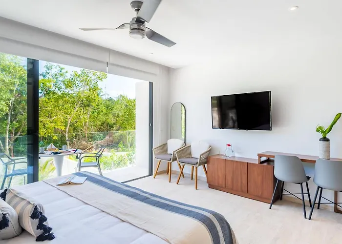 Central Park Lagunas Aparthotel