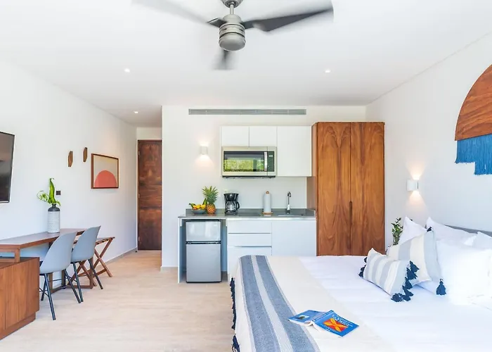 Central Park Lagunas Aparthotel