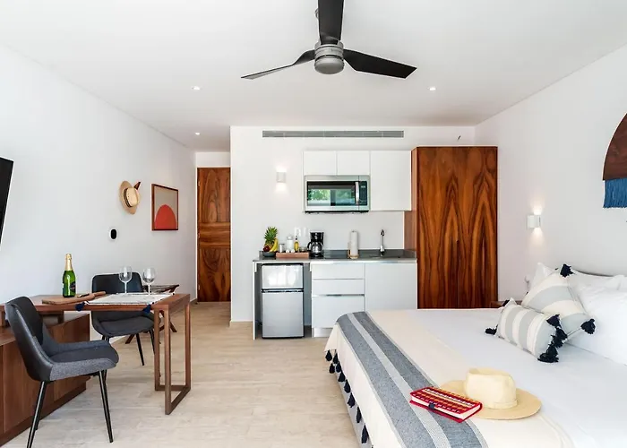 Aparthotel Central Park Lagunas *