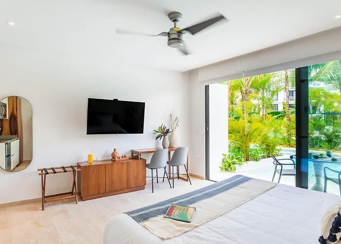 Central Park Lagunas Aparthotel
